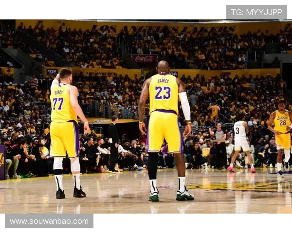 东契奇称詹姆斯虽缺席训练但分享经验对球队帮助巨大